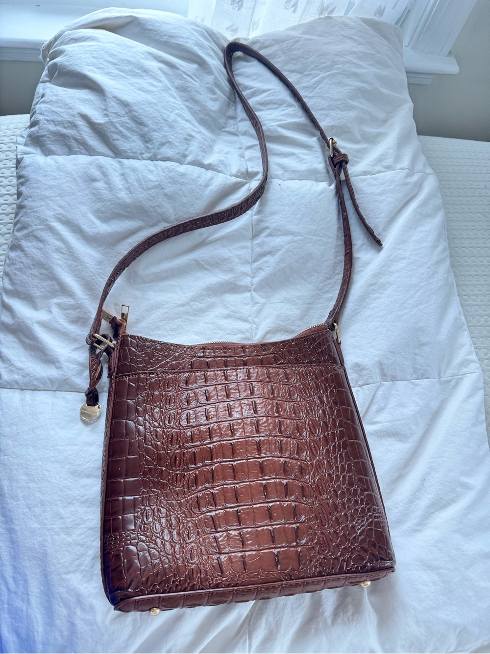 Croc-Embossed Brown Leather Crossbody Bag - Picture 3 of 4